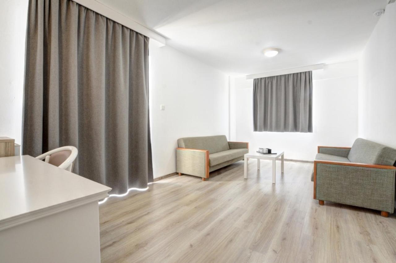 Barbara Hotel Apts Ayia Napa Exterior foto