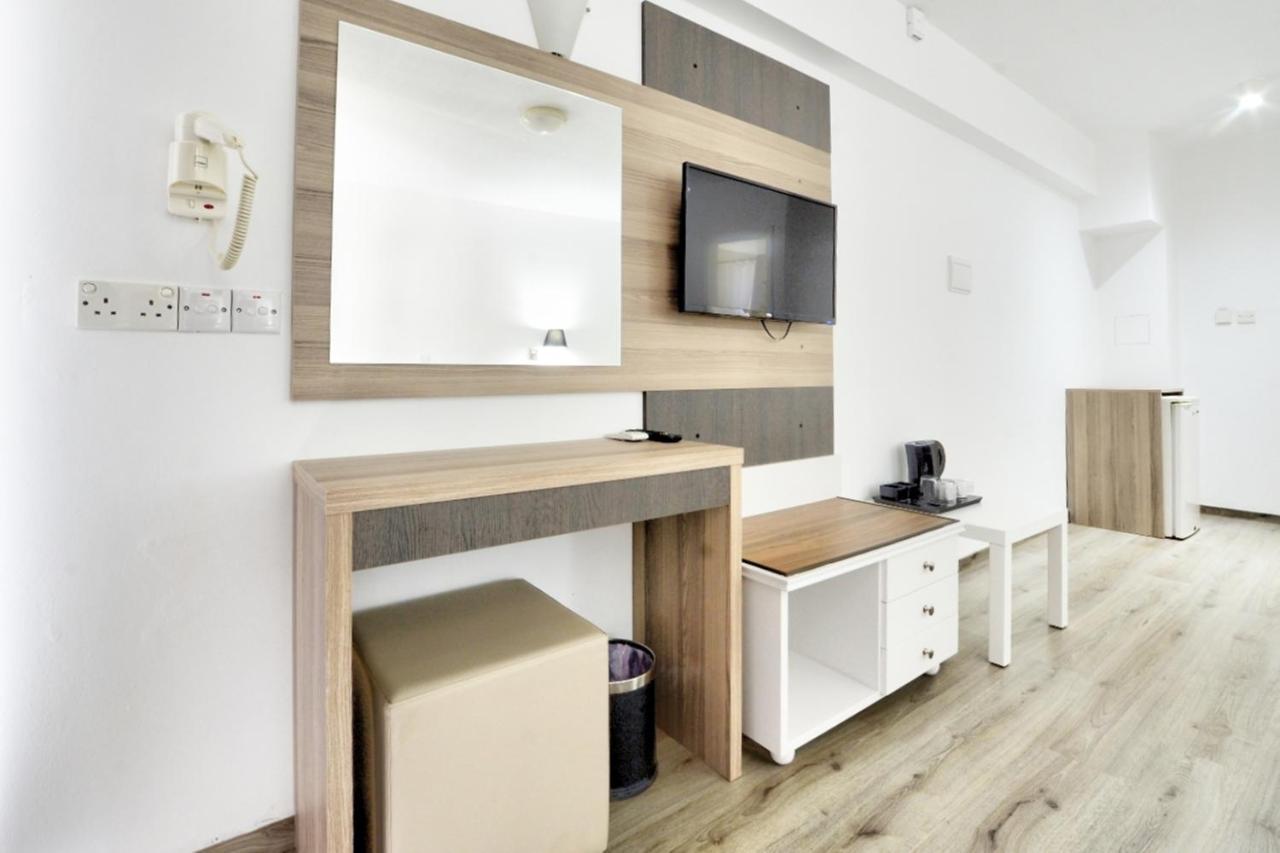 Barbara Hotel Apts Ayia Napa Exterior foto